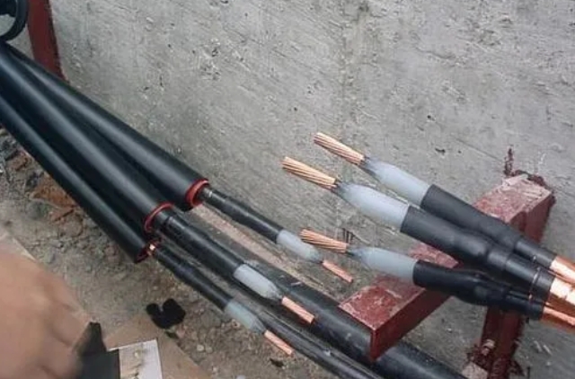 南洋埋設(shè)電線電纜的安全要求有哪些?.jpg 南洋埋設(shè)電線電纜的安全要求有哪些?.jpg